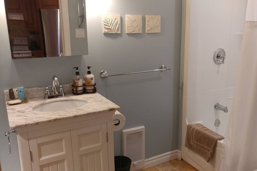 Photo of Bathroom in Oka