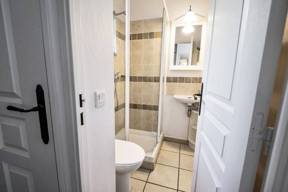 Photo of Bathroom in Rouret