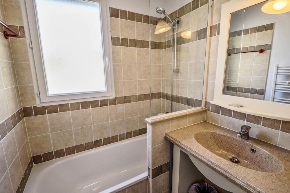 Photo of Bathroom in Rouret