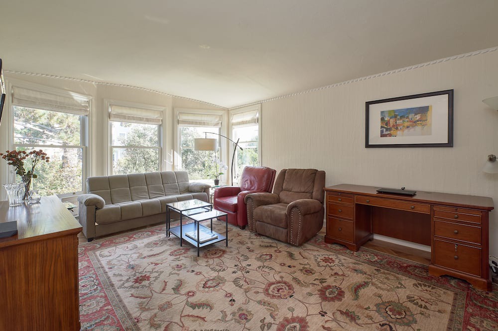 Photo of Bedroom in Marina District