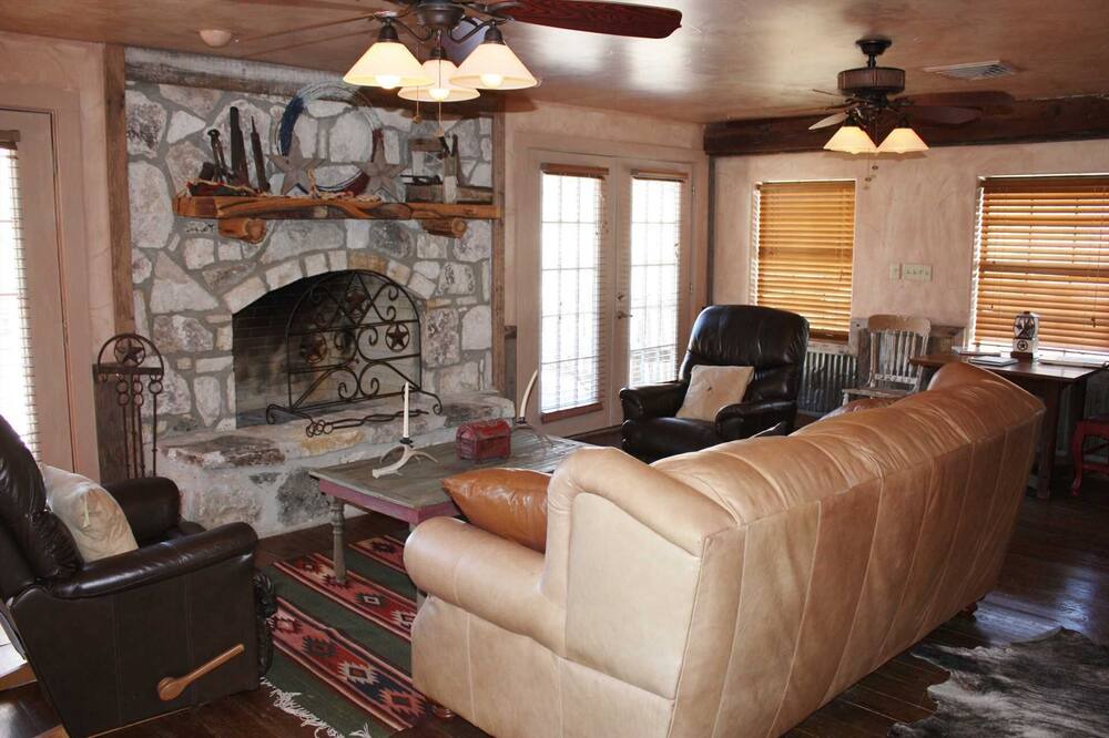 Photo of Livingroom in Tarpley