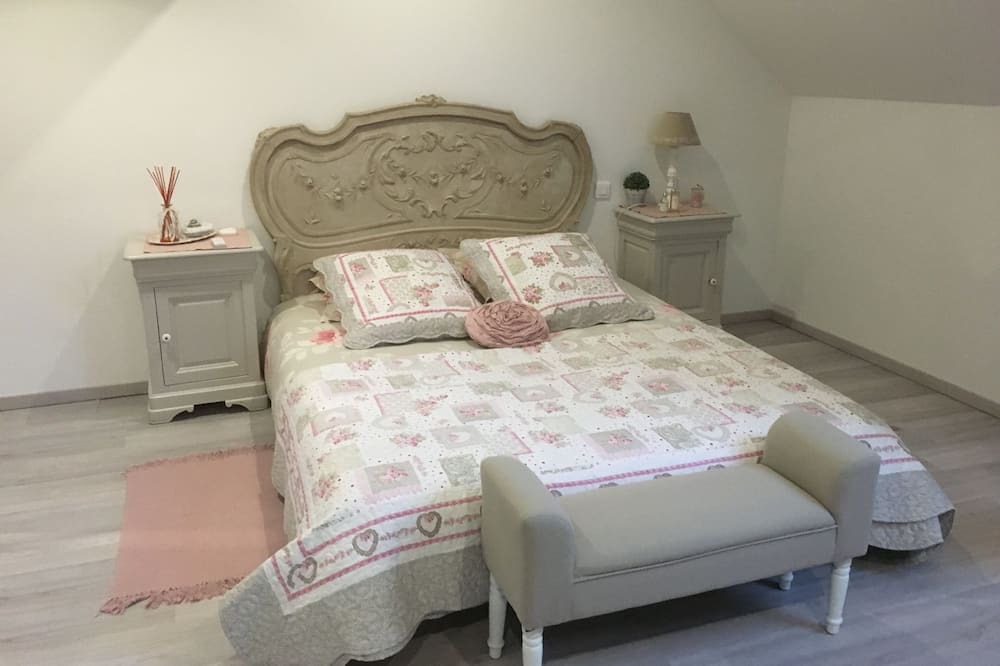 Photo of Bedroom in Villechetif