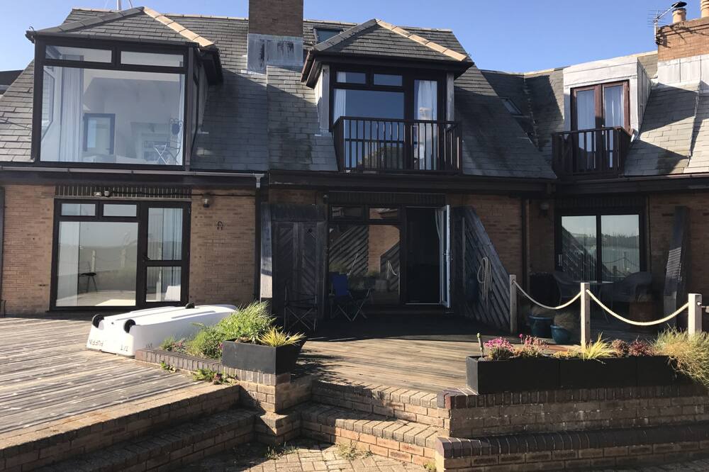 Photo of Others in Netley