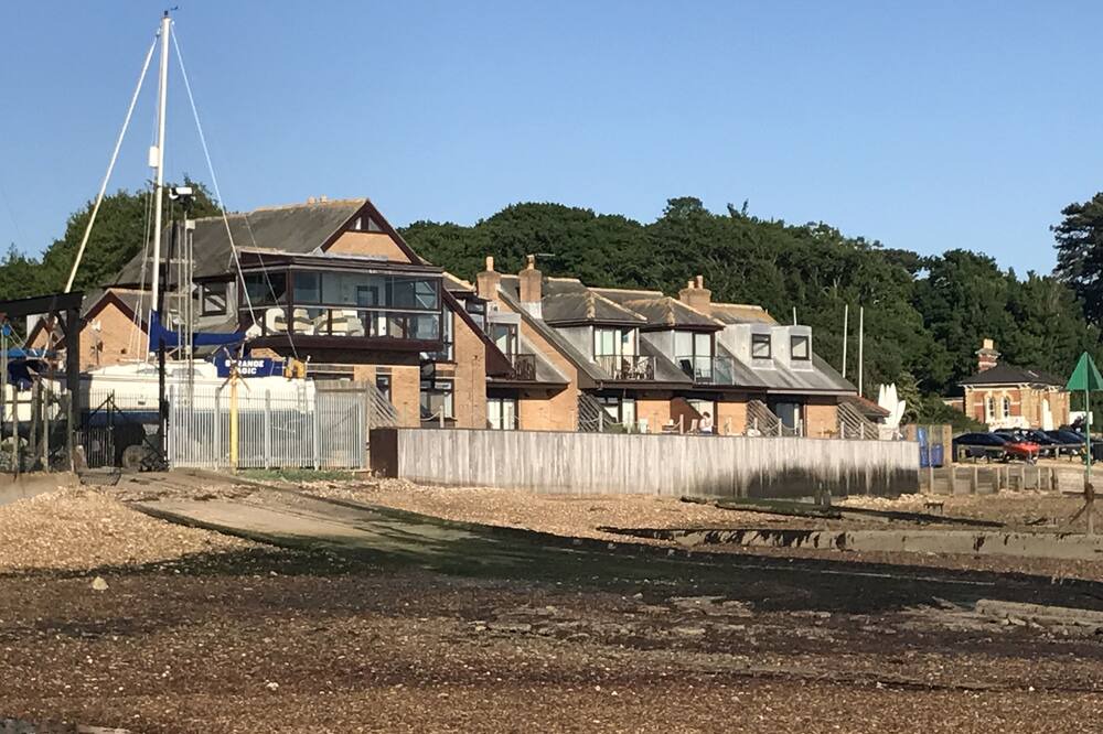 Photo of Outdoor in Netley