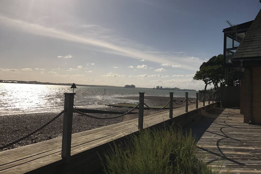 Photo of Others in Netley