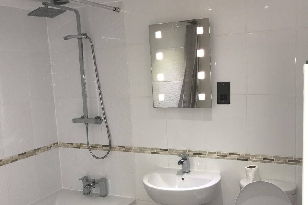 Photo of Bathroom in Netley