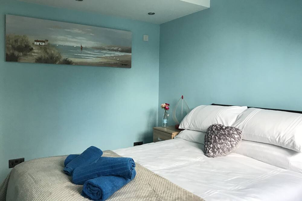 Photo of Bedroom in Netley