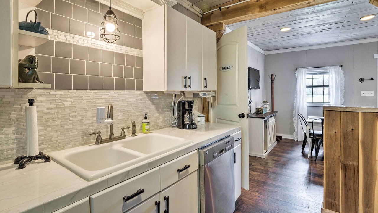 Photo of Kitchen in Apache Shores