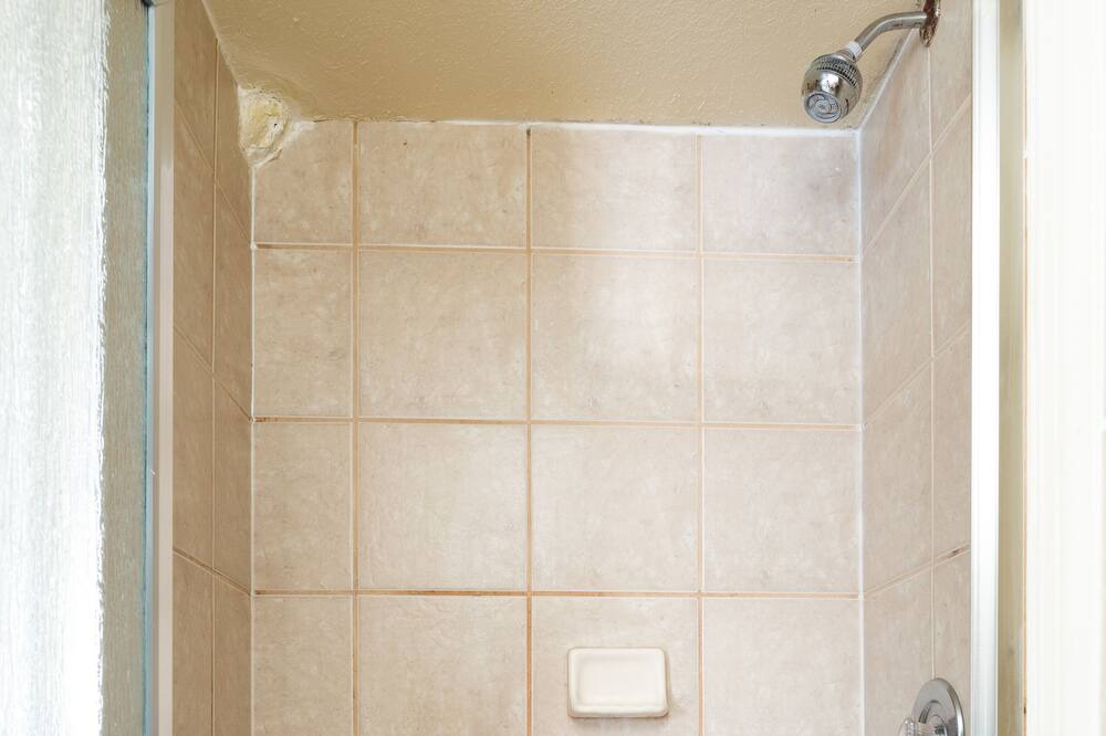 Photo of Bathroom in Downtown Oakland