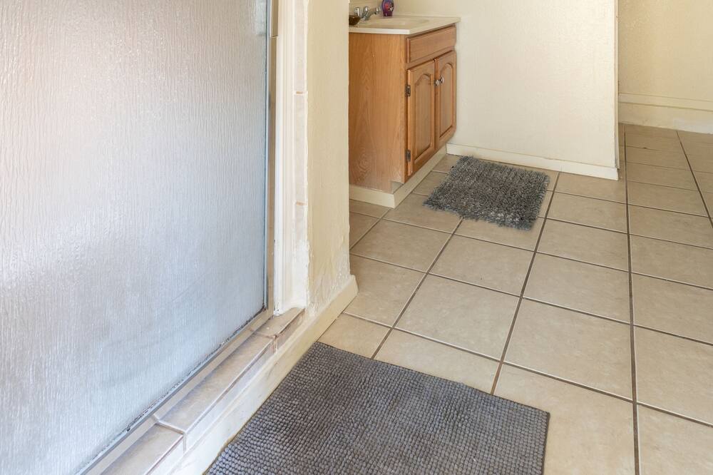 Photo of Bedroom in Downtown Oakland