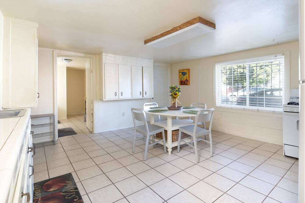 Photo of Kitchen in Downtown Oakland