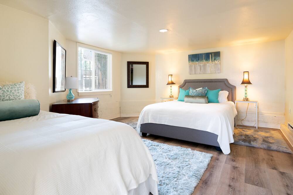 Photo of Bedroom in Downtown Oakland