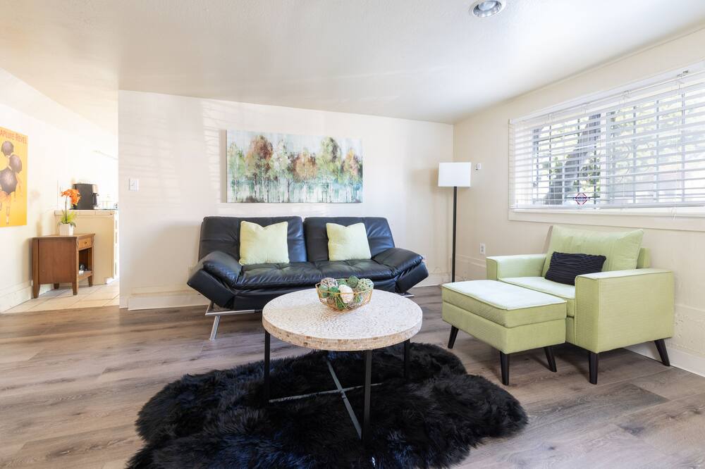 Photo of Others in Downtown Oakland