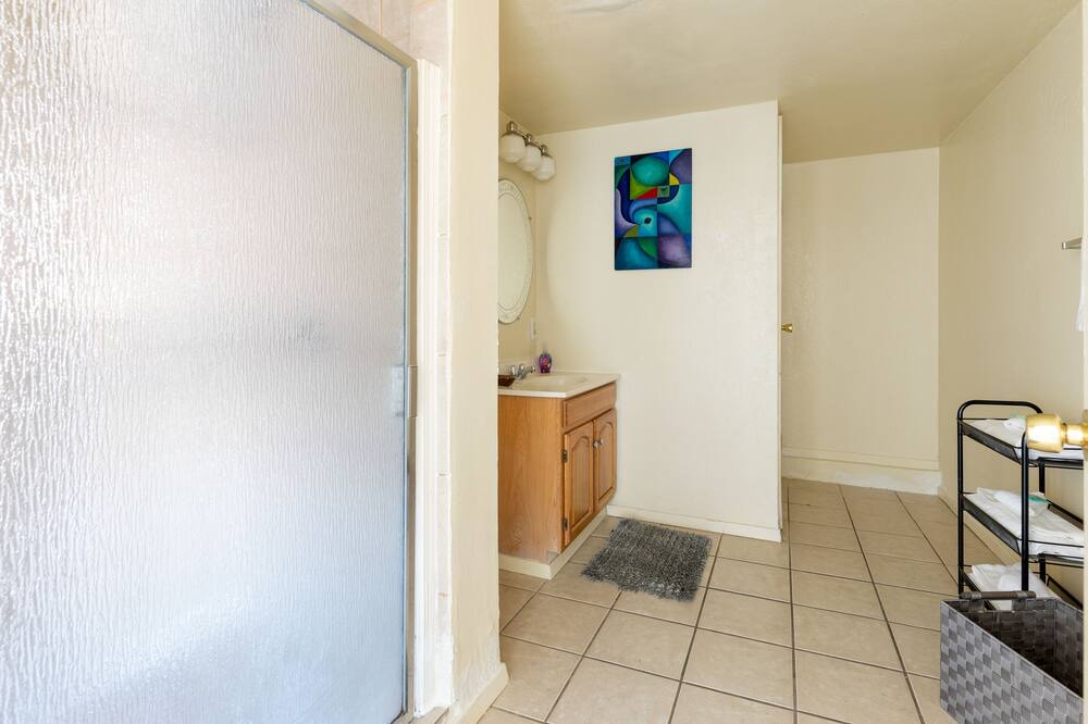 Photo of Bedroom in Downtown Oakland