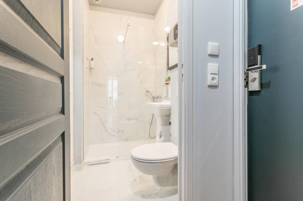 Photo of Bathroom in Madeleine