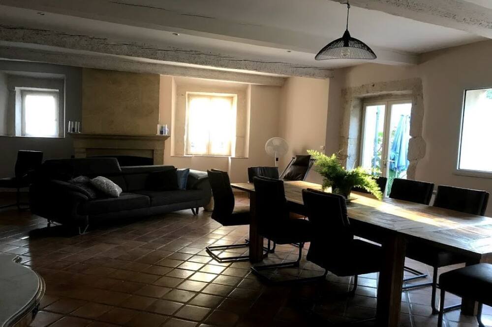 Photo of Livingroom in Argeliers