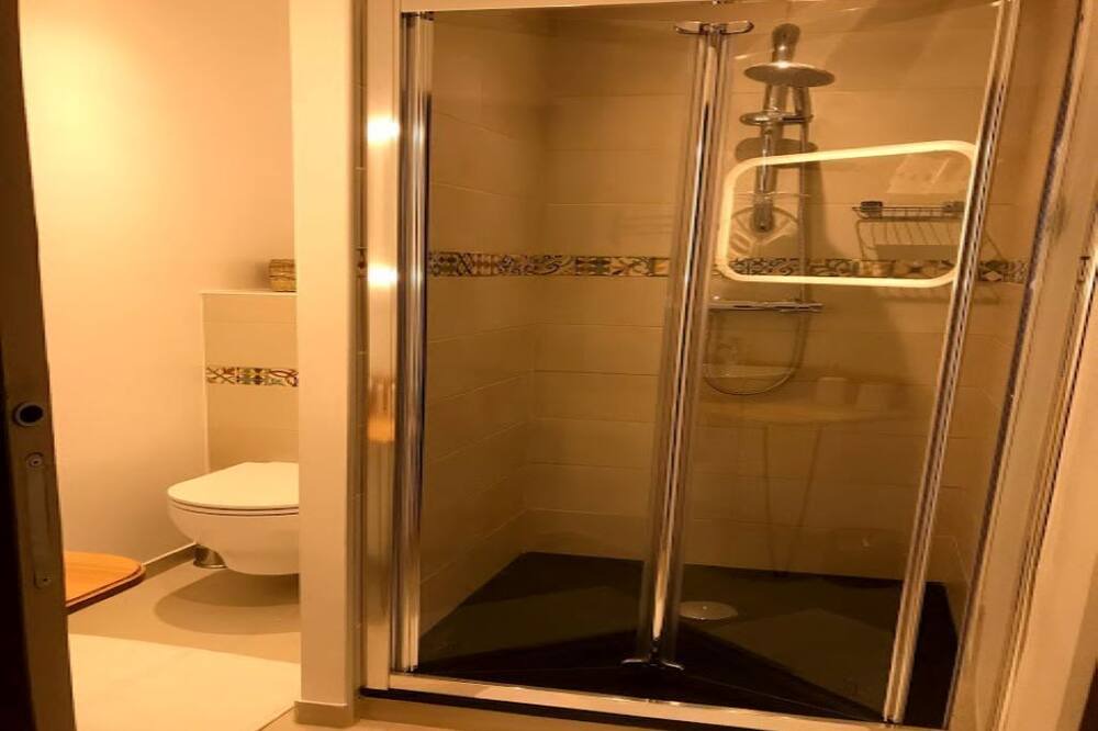 Photo of Bathroom in Argeliers