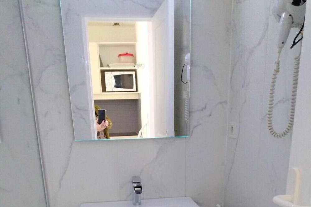 Photo of Bathroom in Ploemel