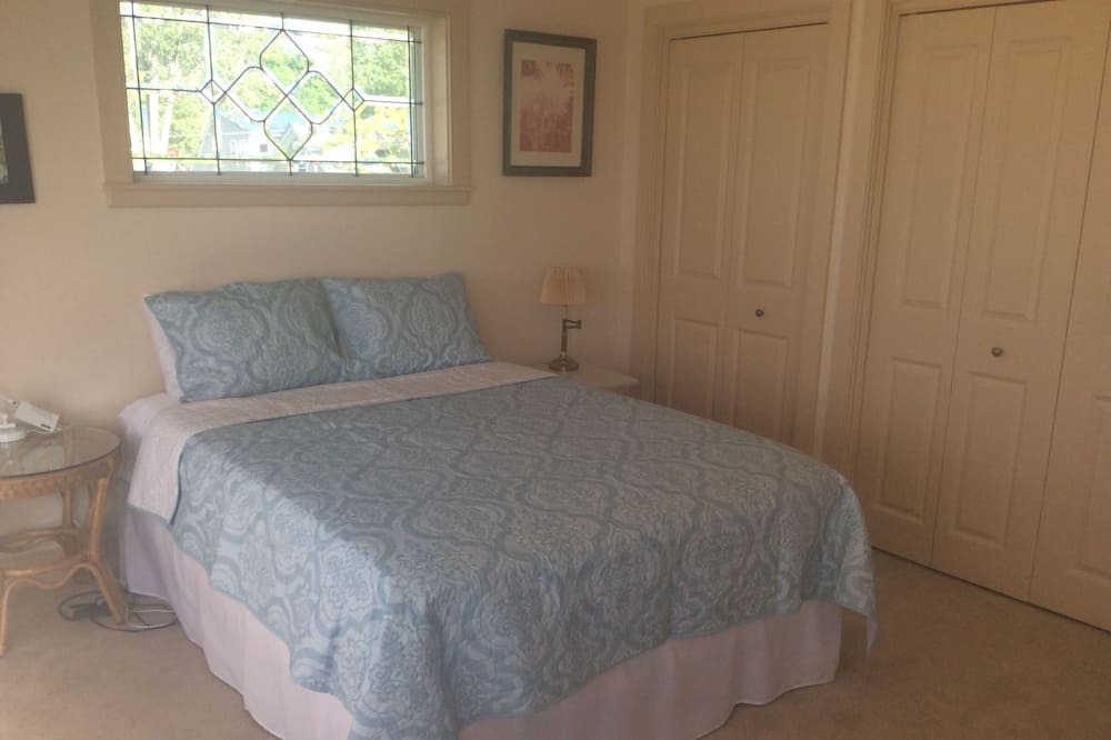 Photo of Bedroom in Fairfield Beach