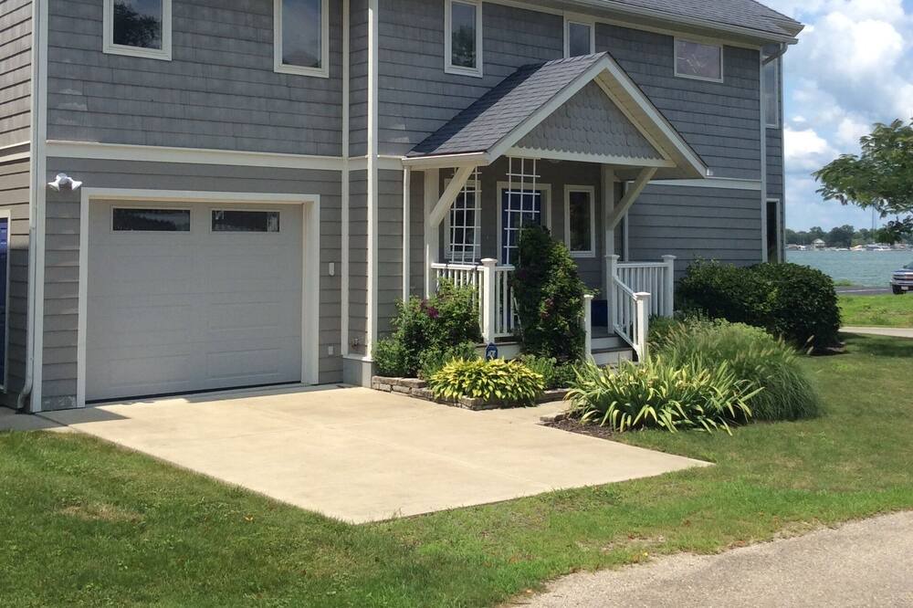 Photo of Outdoor in Fairfield Beach