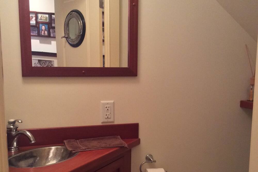 Photo of Bathroom in Fairfield Beach