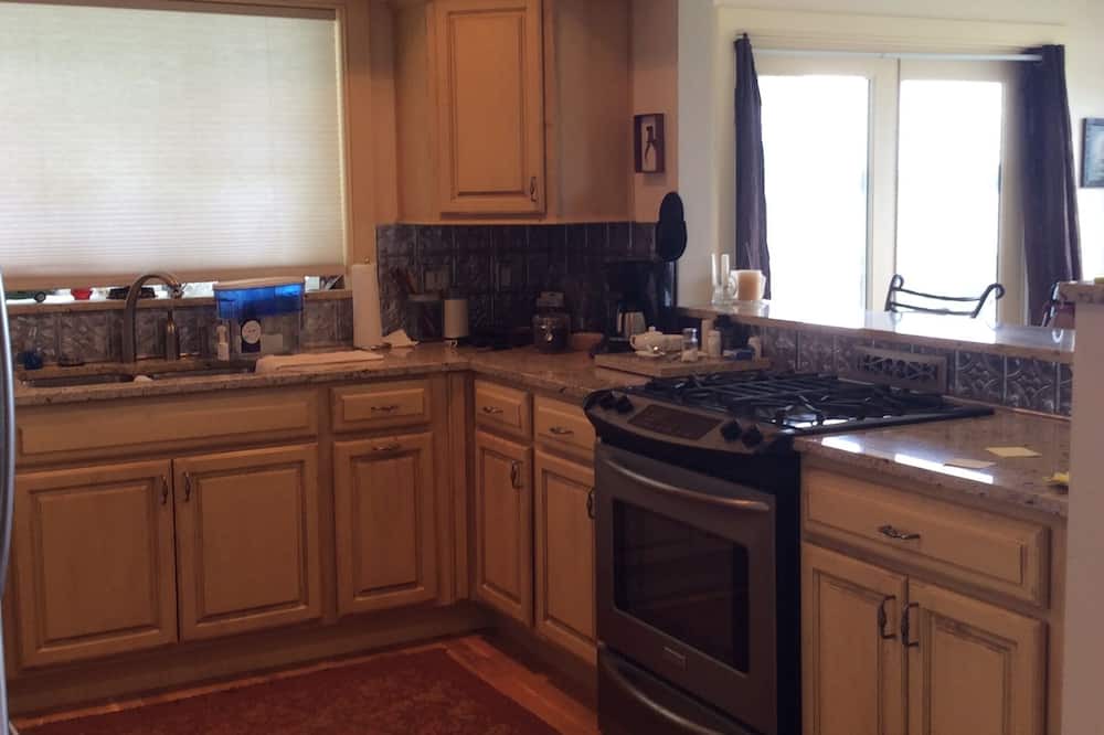Photo of Kitchen in Fairfield Beach