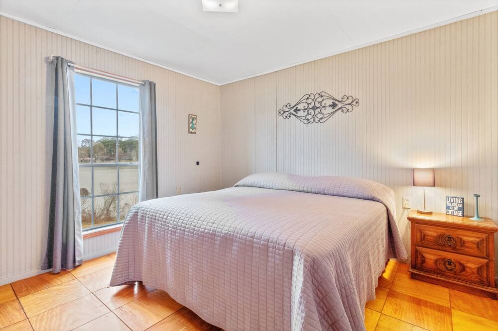 Photo of Bedroom in Milam