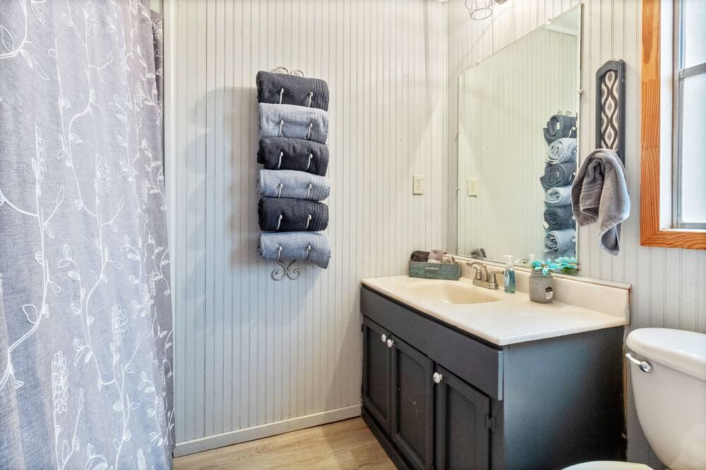 Photo of Bathroom in Milam