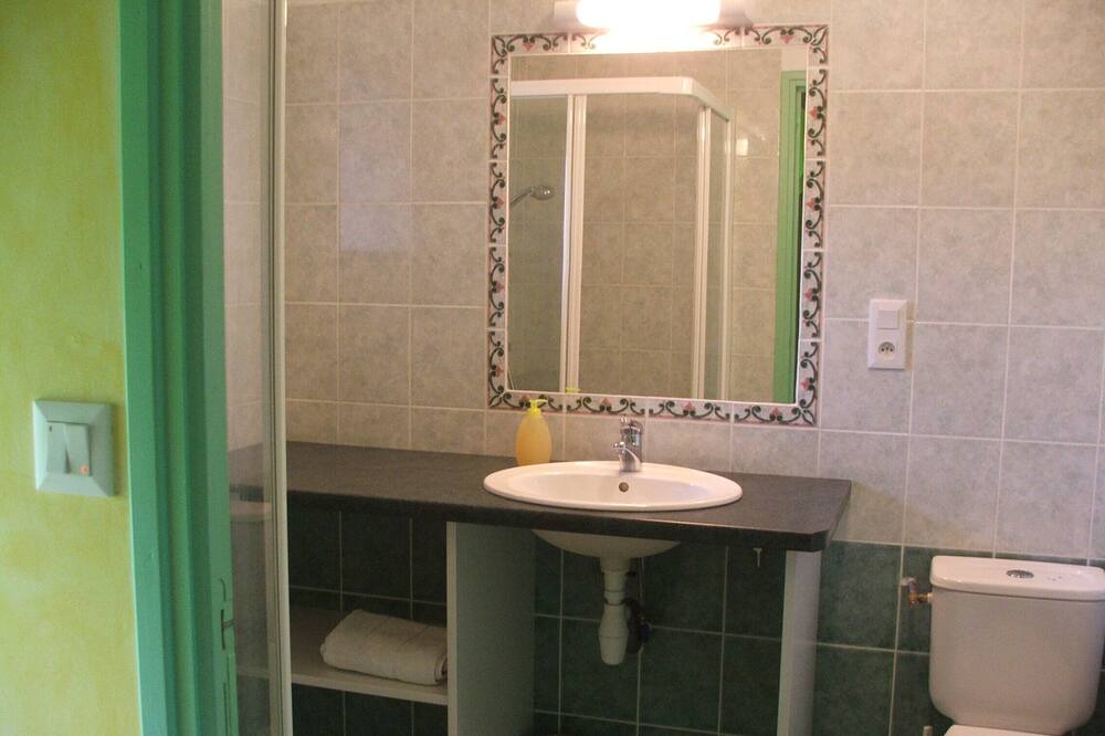 Photo of Bathroom in Pedernec