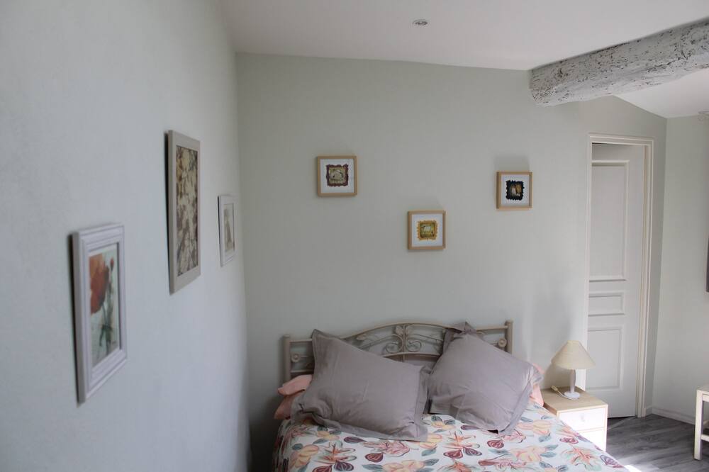 Photo of Bedroom in Montclar