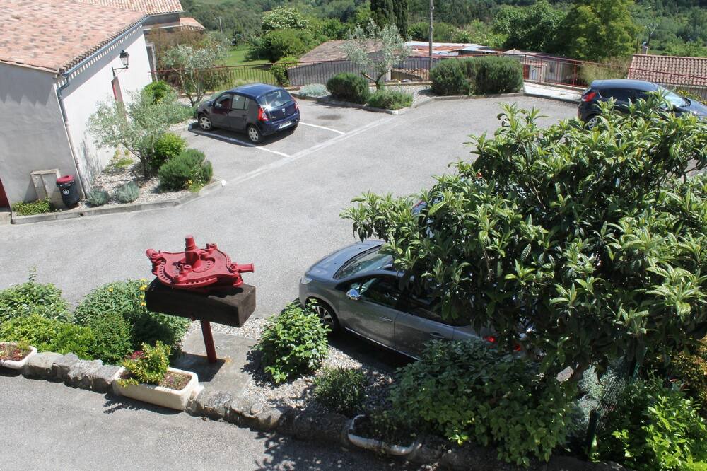 Photo of Outdoor in Montclar