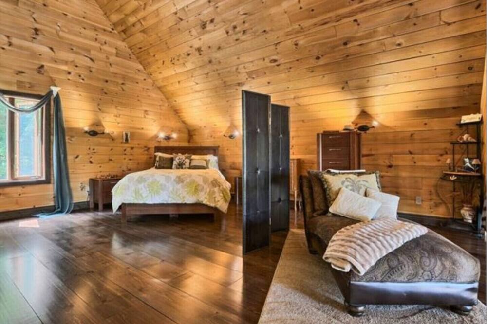 Photo of Bedroom in La Peche