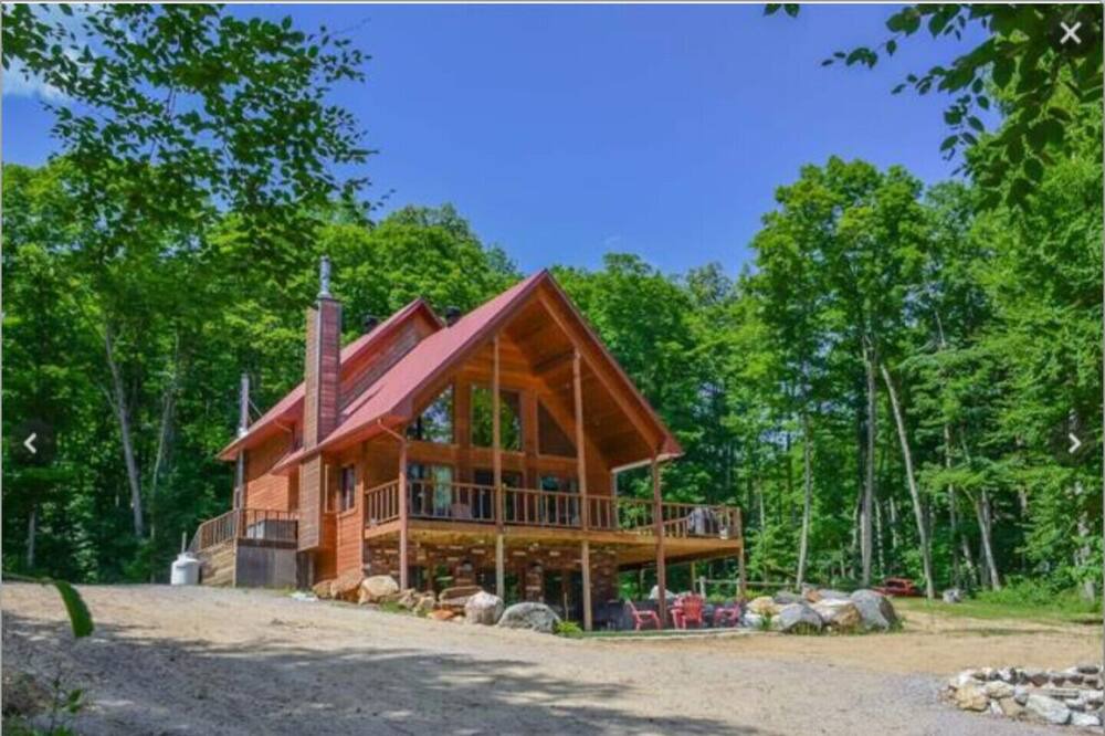 Photo of Outdoor in La Peche
