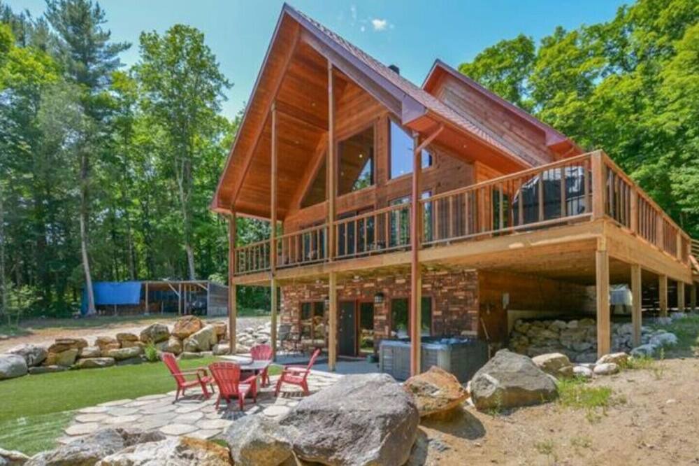 Photo of Outdoor in La Peche
