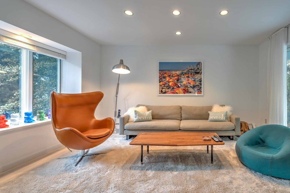 Photo of Livingroom in Beach Hampton