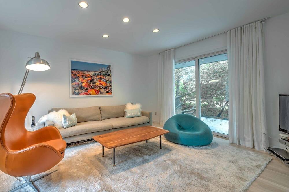 Photo of Livingroom in Beach Hampton