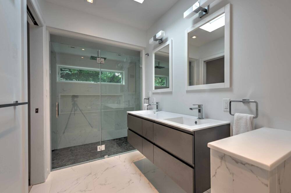 Photo of Bathroom in Beach Hampton