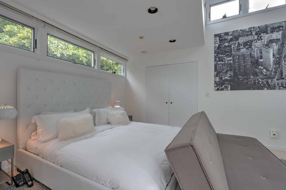 Photo of Bedroom in Beach Hampton