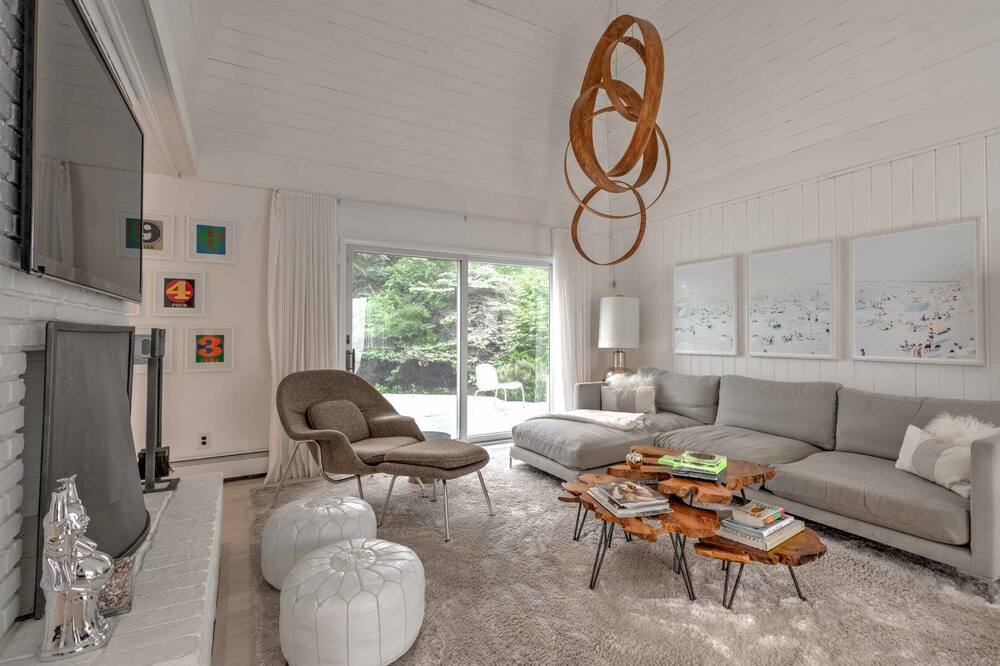 Photo of Livingroom in Beach Hampton