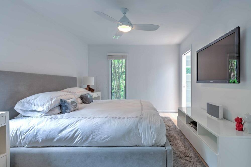 Photo of Bedroom in Beach Hampton