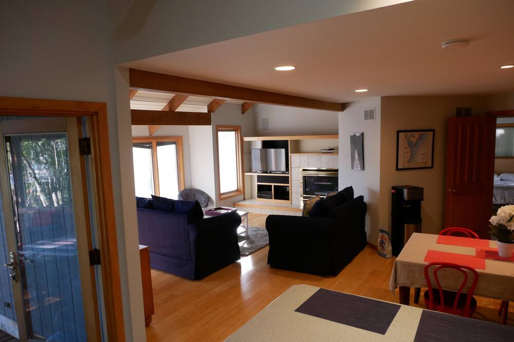 Photo of Livingroom in Selby-on-the-Bay