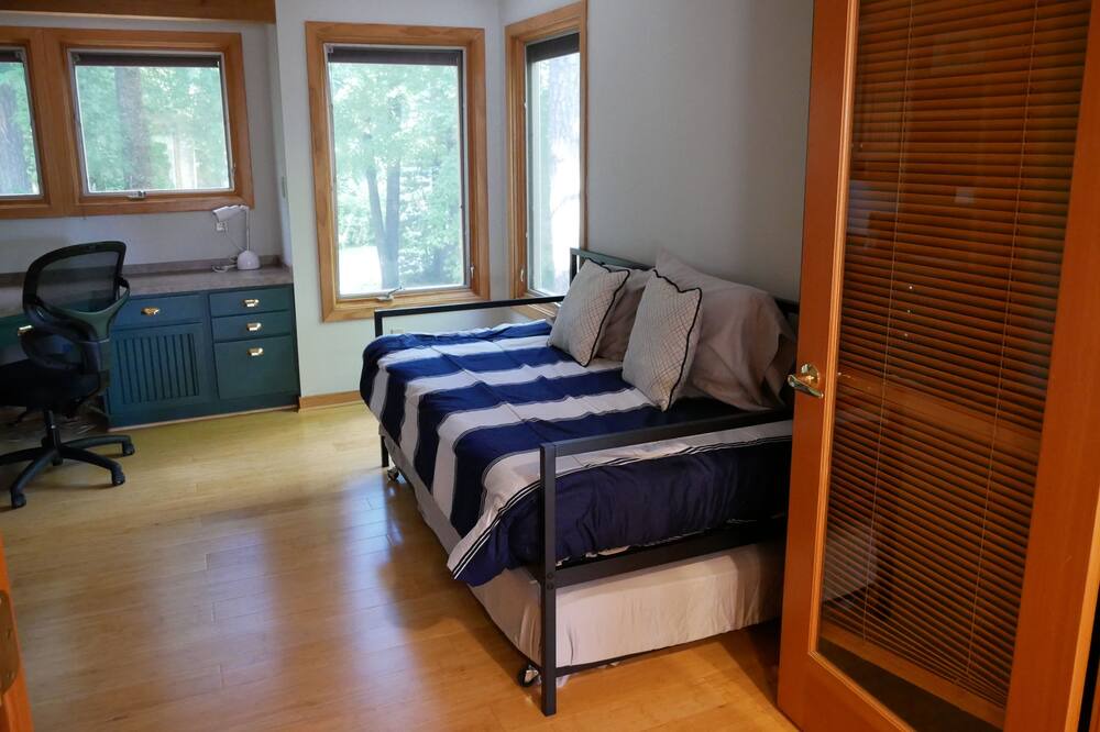 Photo of Bedroom in Selby-on-the-Bay