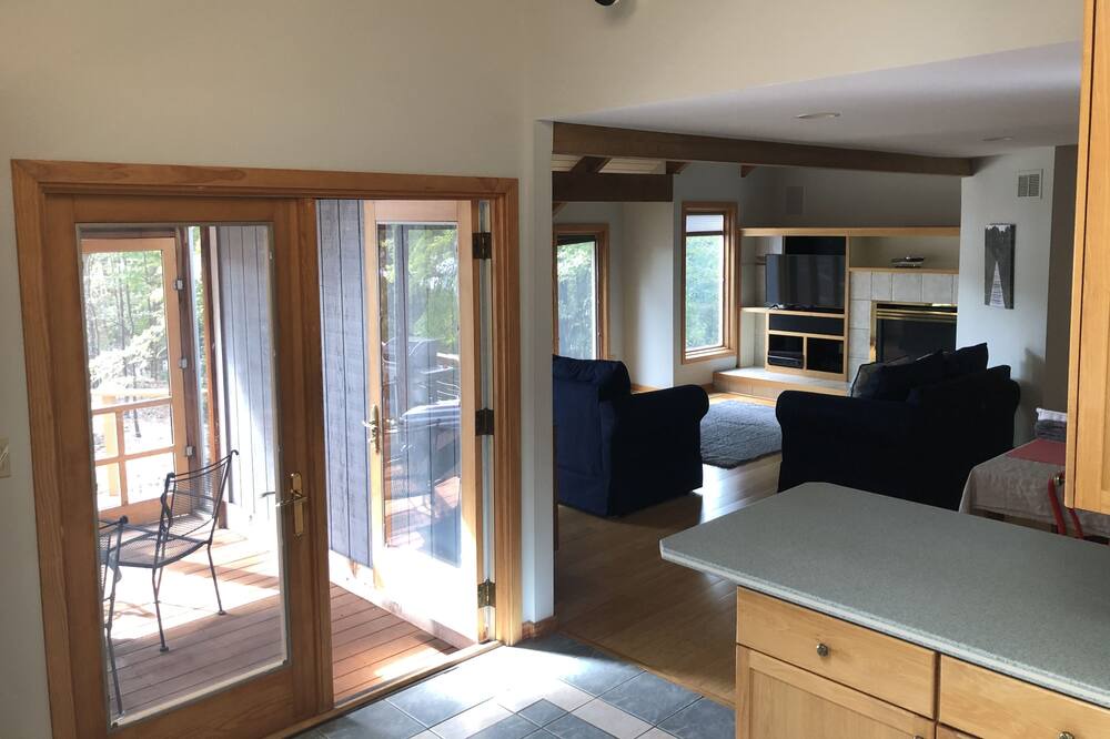 Photo of Livingroom in Selby-on-the-Bay