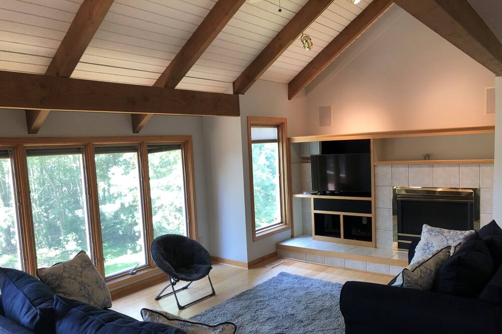 Photo of Livingroom in Selby-on-the-Bay