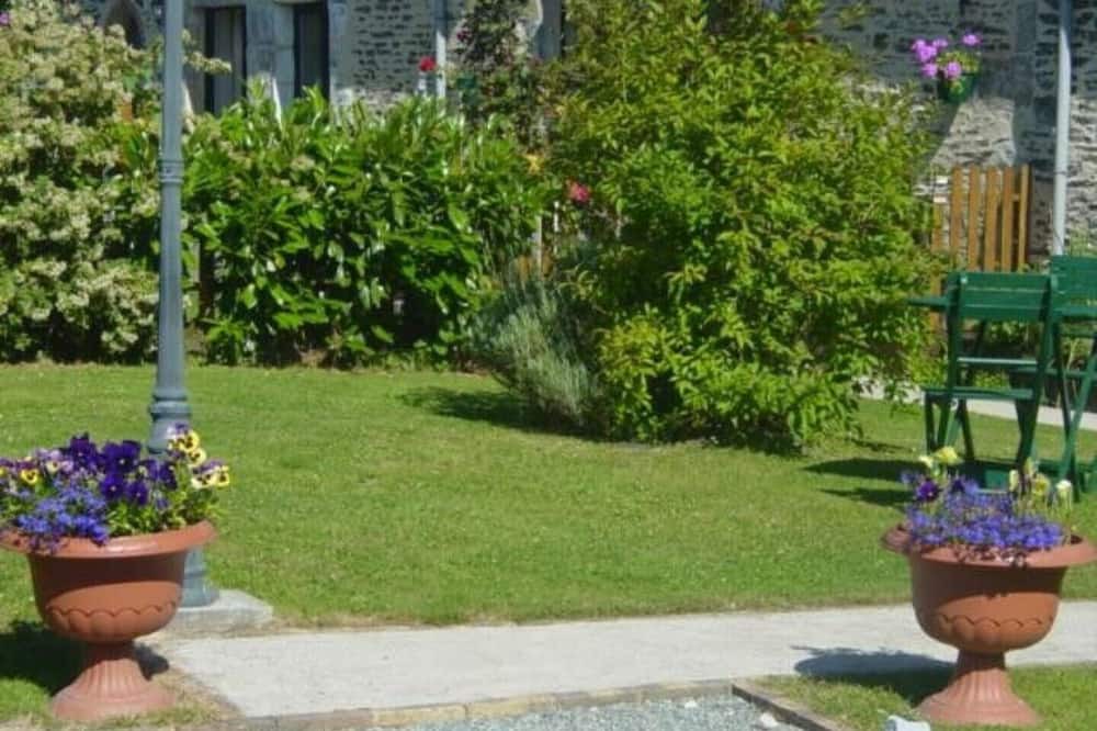 Photo of Outdoor in Madre