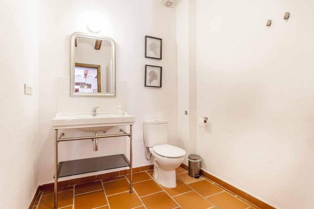 Photo of Bathroom in Alpuente