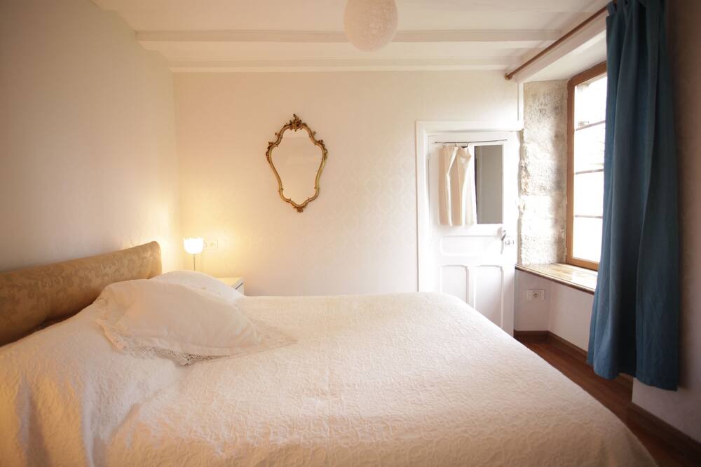 Photo of Bedroom in Chammes