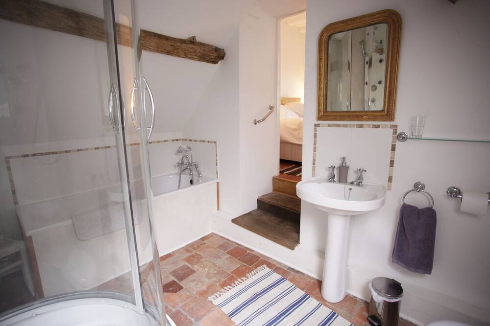 Photo of Bathroom in Chammes