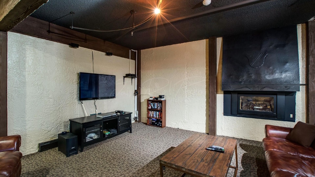 Photo of Livingroom in Glacier