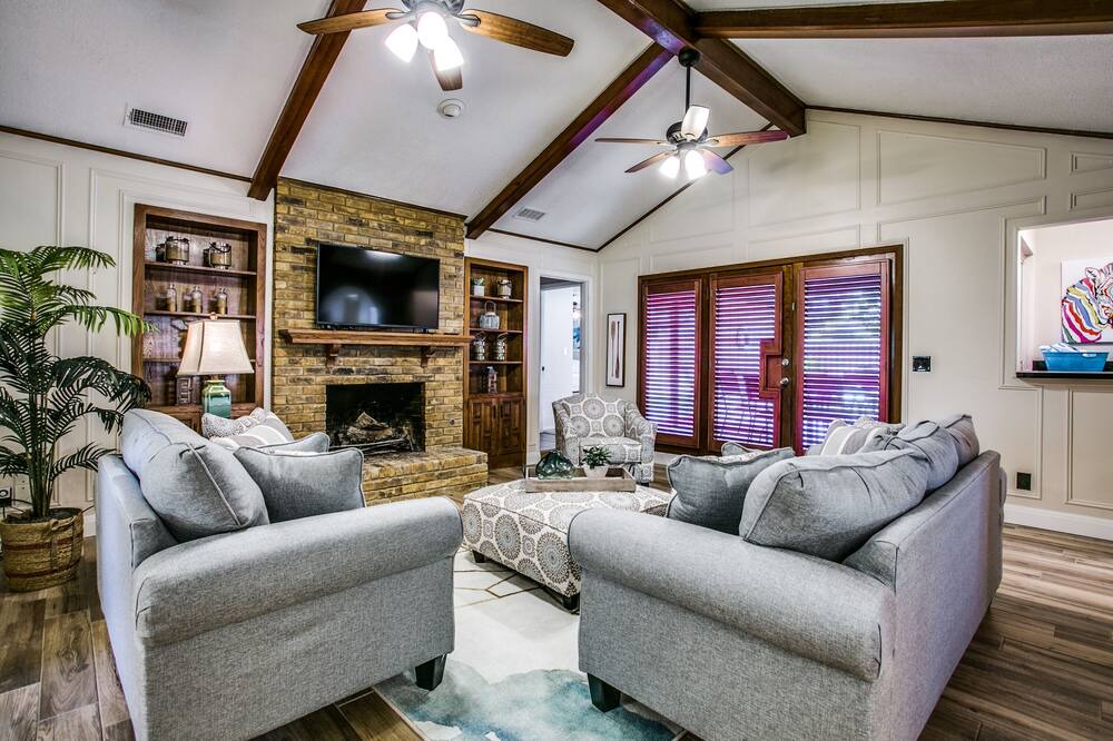 Photo of Livingroom in Cowley